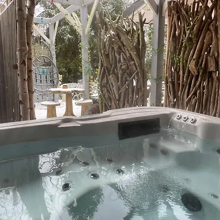 A L'aise Bed and Breakfast 4*