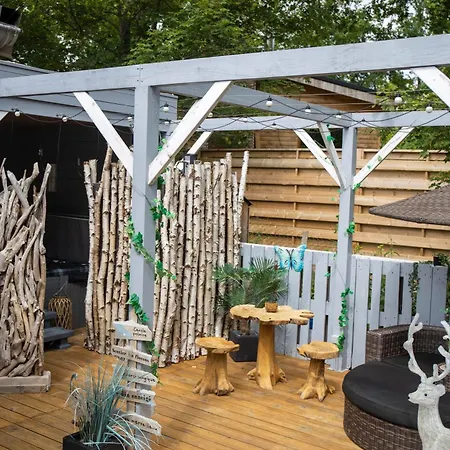 A L'aise Bed & Breakfast 4*