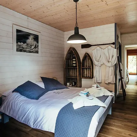 A L'aise Bed & Breakfast 4*