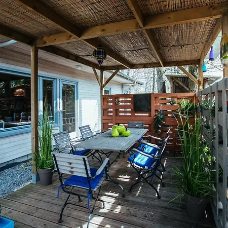 A L'aise Bed & Breakfast