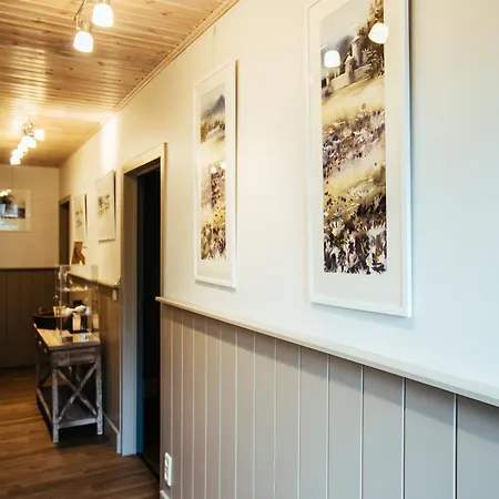 A L'aise Bed & Breakfast